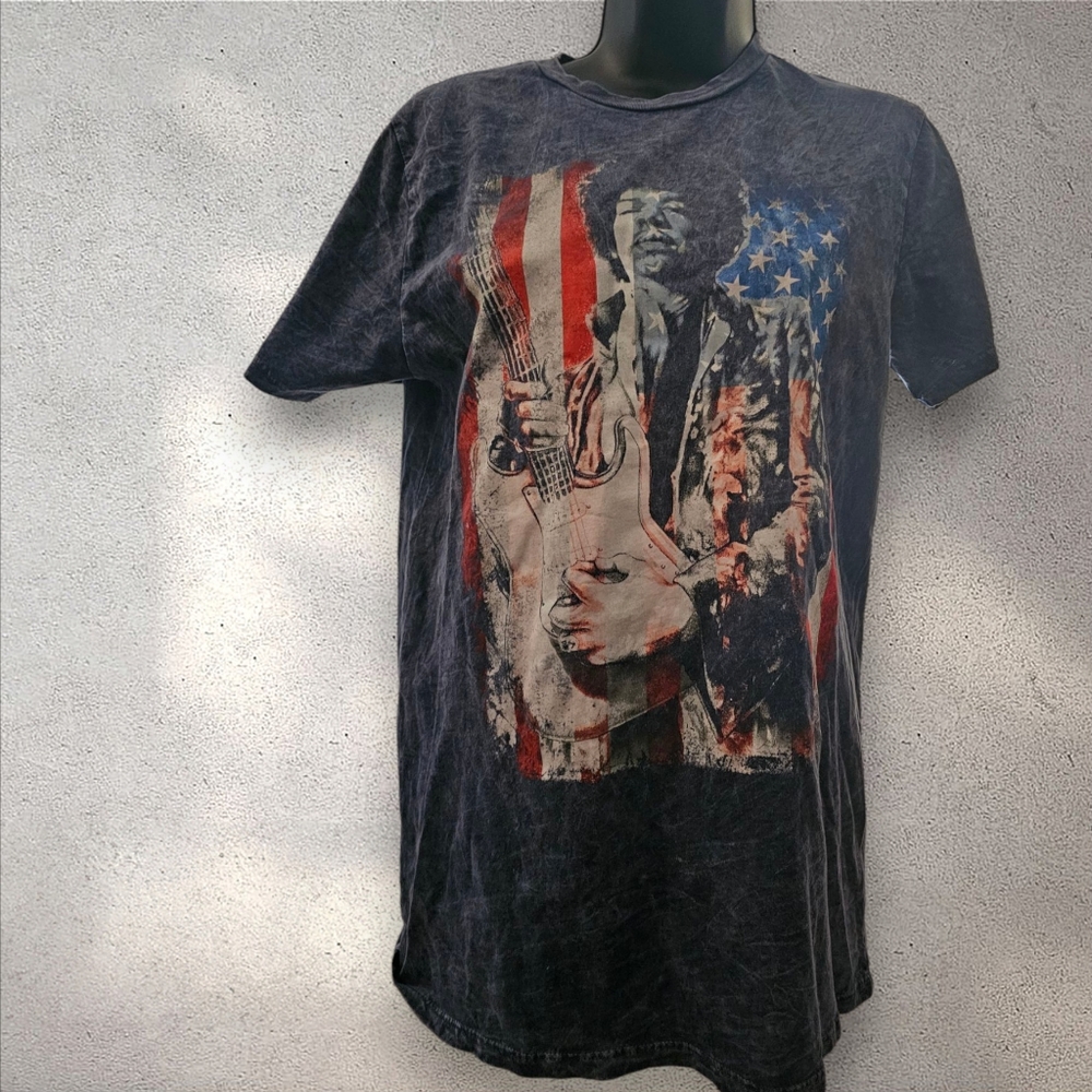 Stonewashed graphic t-shirt of Jimi Hendrix